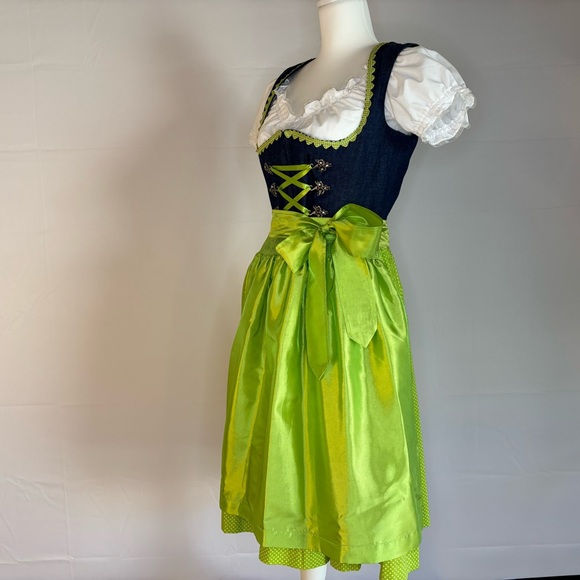 Radiant Oktoberfest Dirndl Set – Stoiber Dress w/ Blouse (US 6-8) - Picture 7 of 9